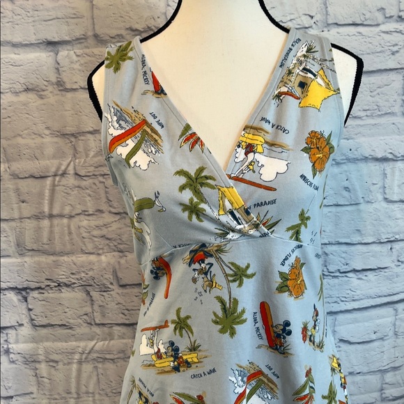 Disney Faux Wrap Dress Sleeveless Mickey Goofy Donald Hawaii Beach Size Medium - Picture 2 of 10
